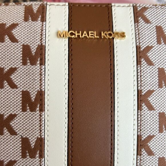 Michael Kors Brown Signature Logo Pochette shoulder bag NWT - Picture 5 of 12